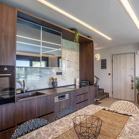 La Penny Luxe Pefkohóri